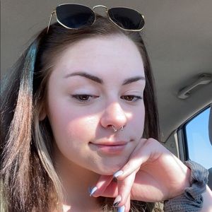 Meet your Posher, Brooke